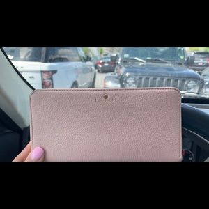 Kate Spade Zip wallet